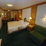 Cesa Tyrol Hotel