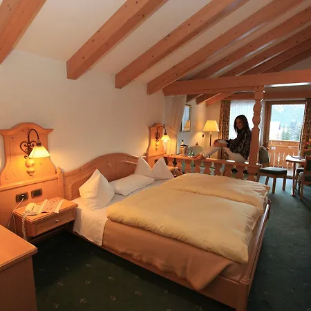 Cesa Tyrol Hotel 4*