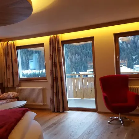 瑟萨蒂罗尔酒店 卡纳泽伊