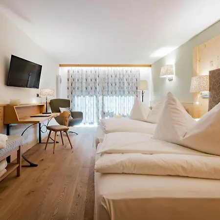 Cesa Tyrol Hotel