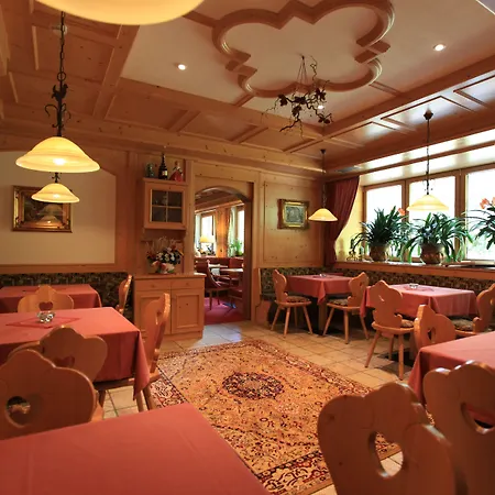 Hotel Cesa Tyrol Canazei