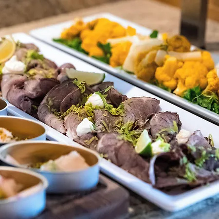 瑟萨蒂罗尔酒店 4*