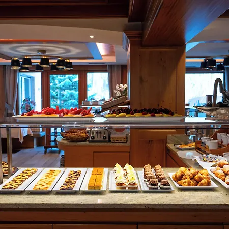 Hotel Cesa Tyrol 4*