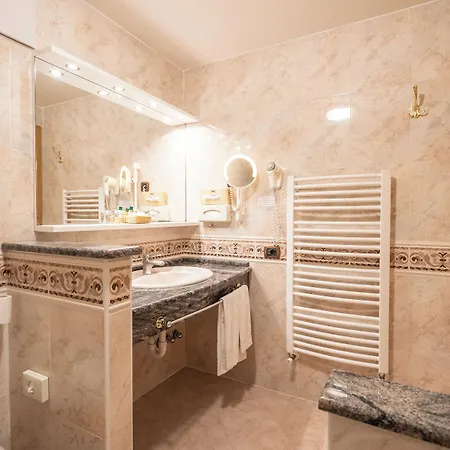 Hotel Cesa Tyrol