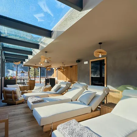 Cesa Tyrol Hotel
