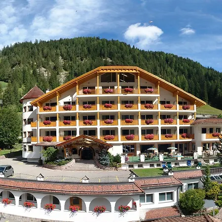 Hotel Cesa Tyrol Canazei
