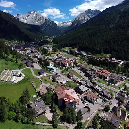 Cesa Tyrol Hotel Canazei