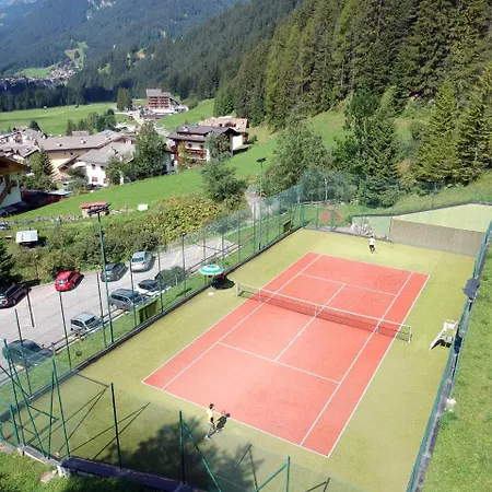 瑟萨蒂罗尔酒店 酒店 4*