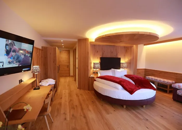 瑟萨蒂罗尔酒店