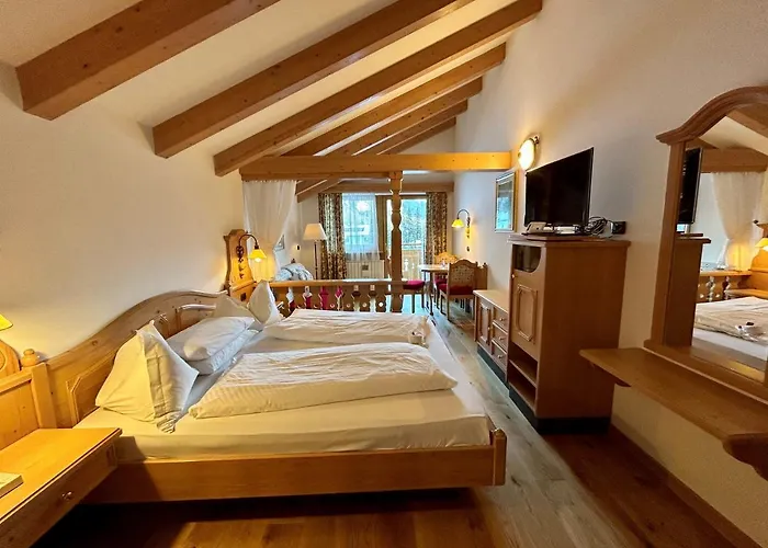 Cesa Tyrol カナツェーイ