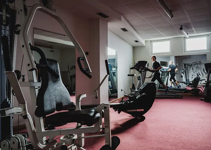 瑟萨蒂罗尔酒店