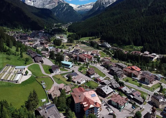 Cesa Tyrol ホテル カナツェーイ