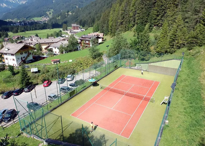 Cesa Tyrol ホテル 4*